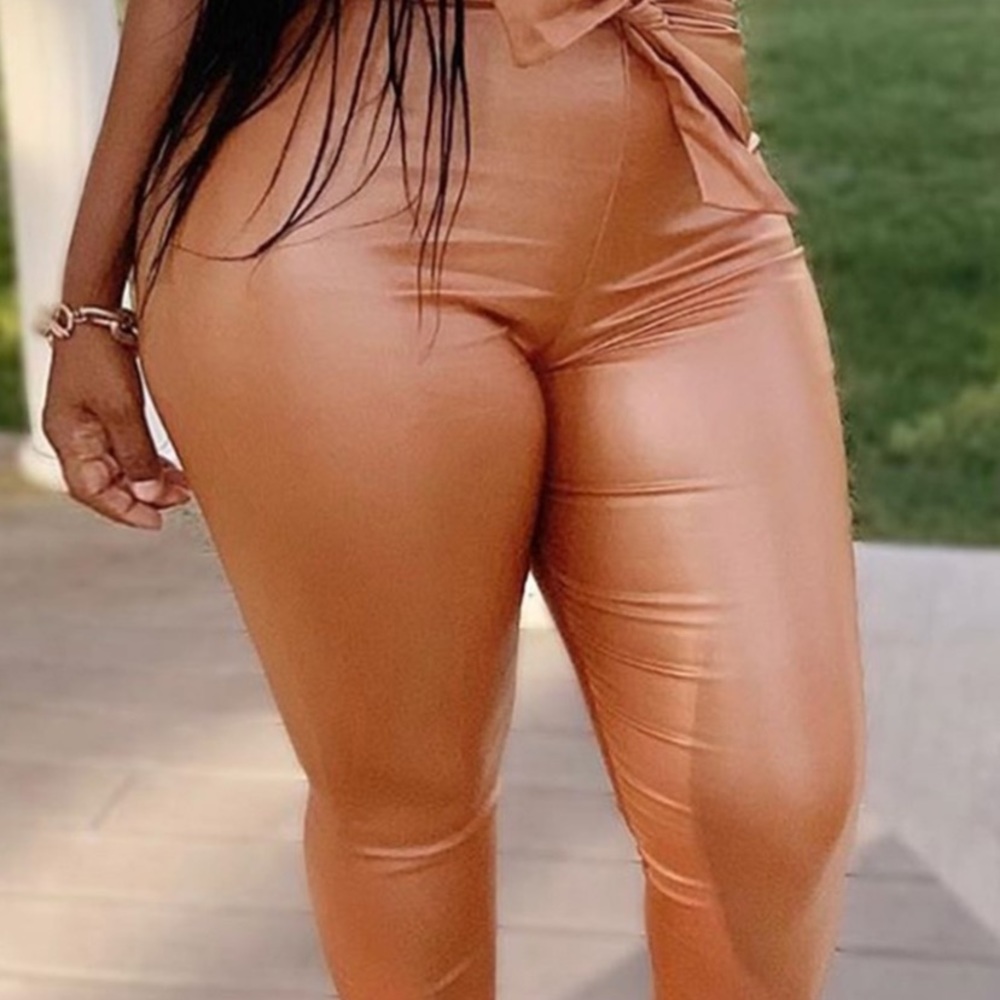 Liquid leather bow bottoms